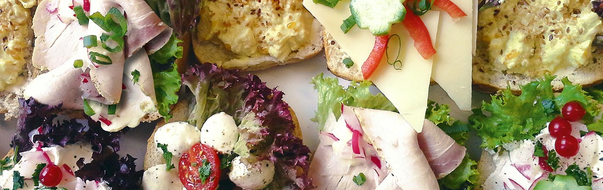 Canape Buffet Lübeck mit Brötchen und Baguettes